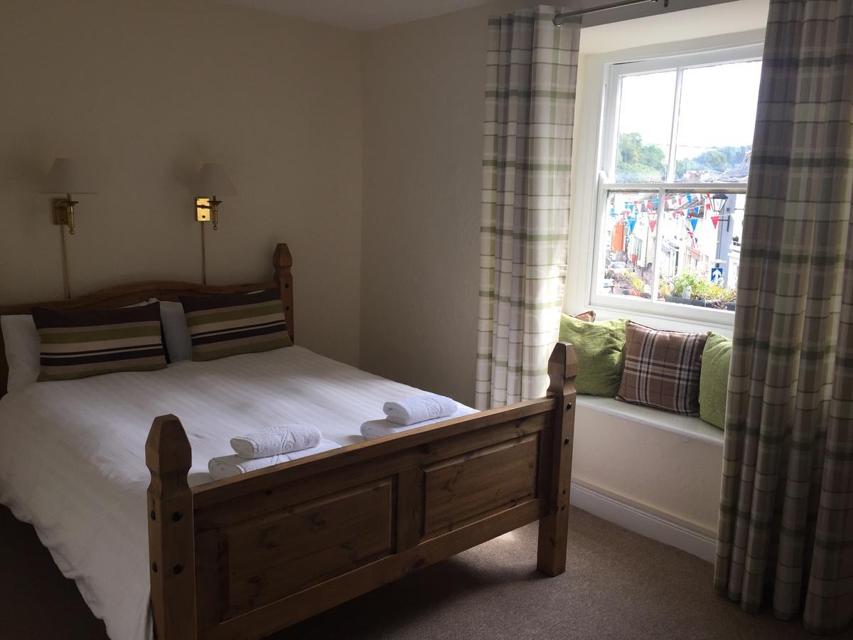 The Globe Inn Buckfastleigh Extérieur photo